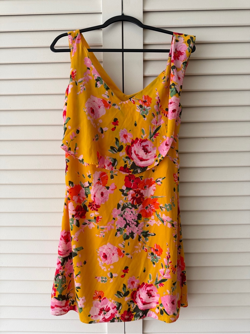 Ava & Aiden Yellow Floral V-Neck Mini Dress